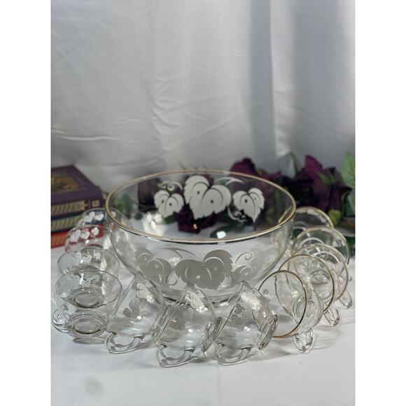 Vintage Anchor Hocking Punch Bowl Set with 12 Cups - Gold Rim and Grape Leaves - Picture 7 of 13